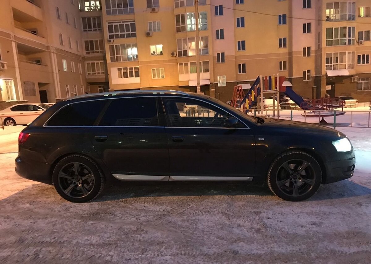 Audi A6 Allroad в кузове C6 (2006-2008), атмосферный двигатель 3,2 л., 256 л.с., постоянный полный привод quattro, максимальная комплектация без люка.-2