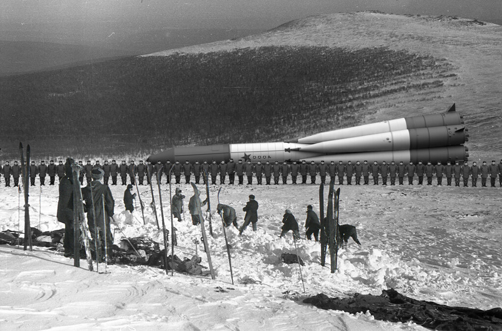 Торжественное построение силовиков, после уничтожения группы Дятлова( солдатский юмор) 