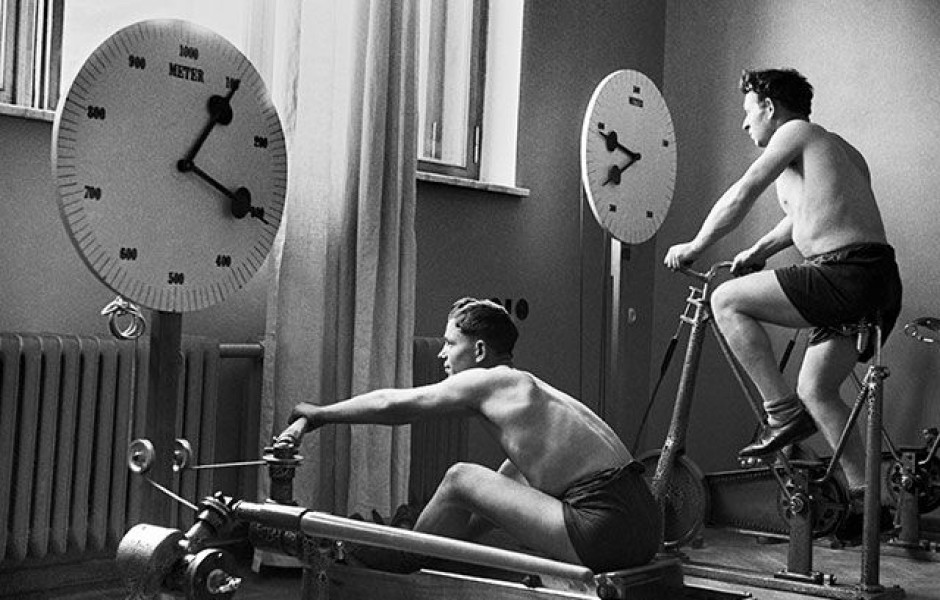 Тренажерный зал санатория «Центросоюз — Кисловодск», 1940 год. / Анатолий Гаранин / РИА Новости