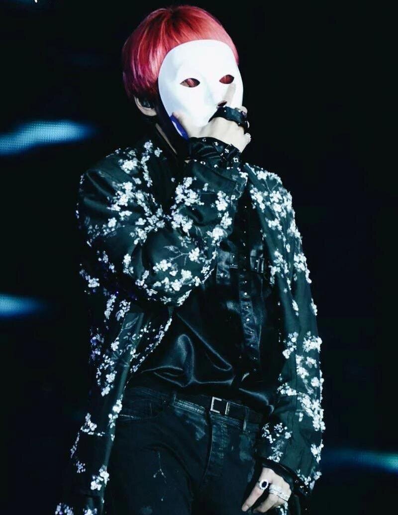 V (BTS). 'Singularity".