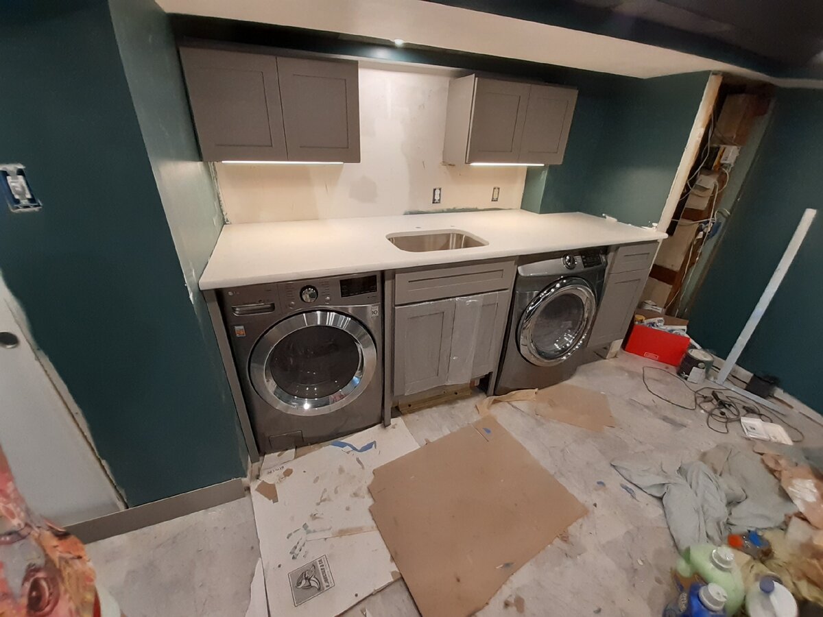 Кухня, в которой планируется укладка винилового пола  