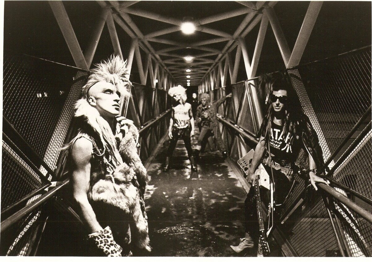 Sigue Sigue Sputnik на грани перехода в киберпространство