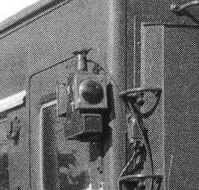 Пример закрепления свечного фонаря на пассажирском вагоне