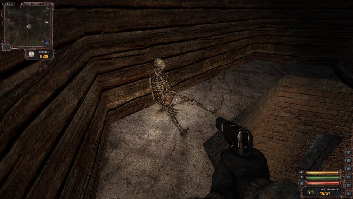 Я не знаю от кого он убегал, но залез на самый верх что бы передохнуть.