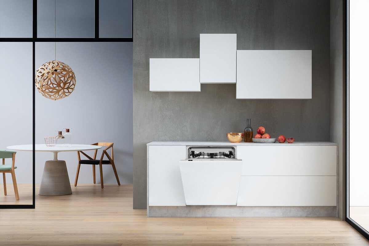 Встраиваемая посудомоечная машина WhirLpooL 