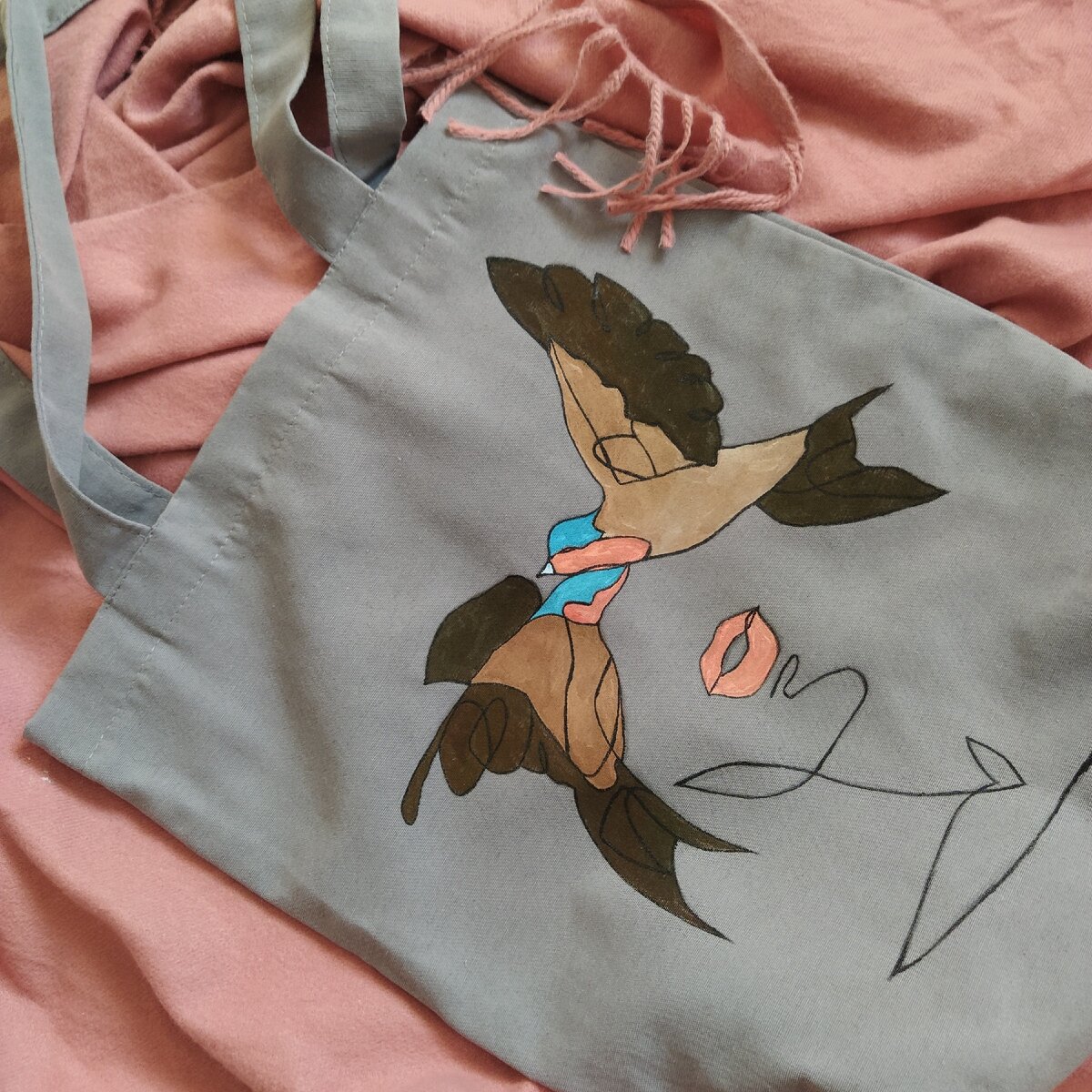 Шоппер, расписанный акриловыми красками. Выполнен в подарок. Фото автора