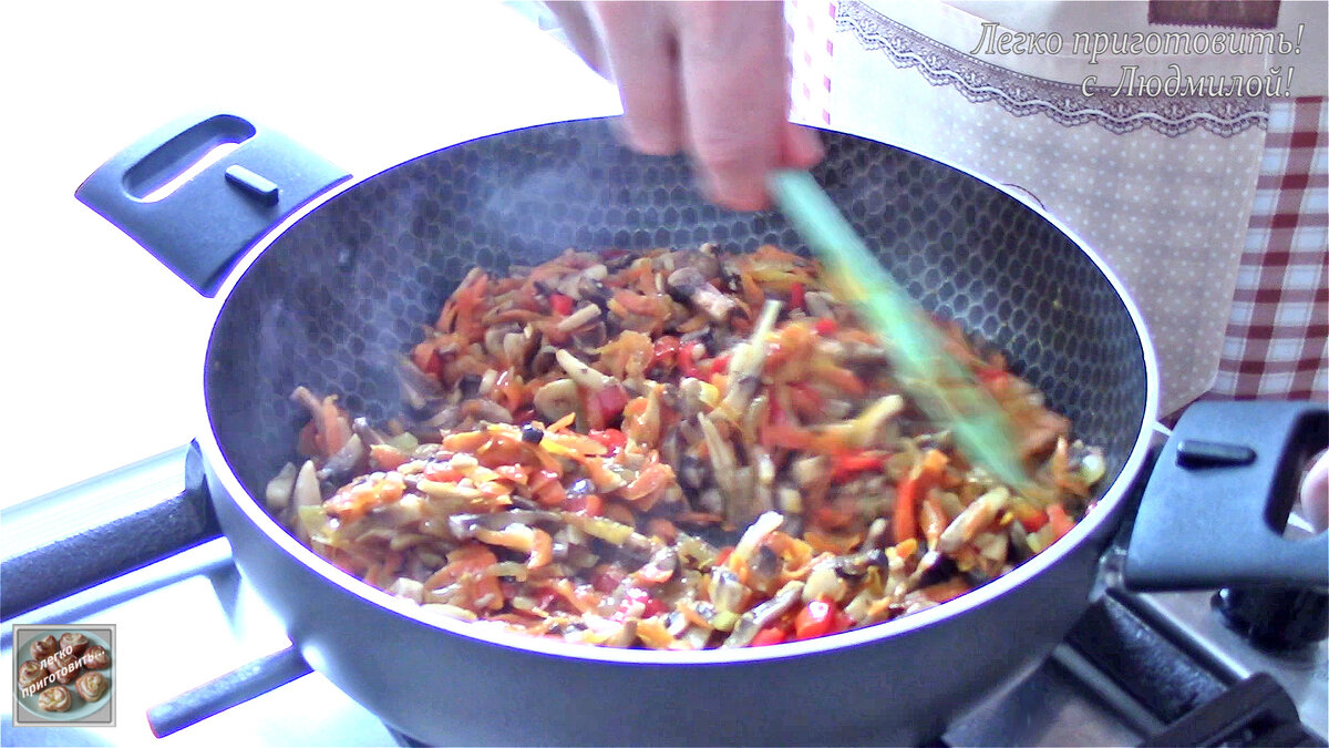 Листайте фото в галерее вправо.