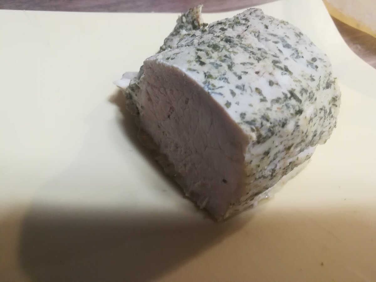 Кусок готового мяса