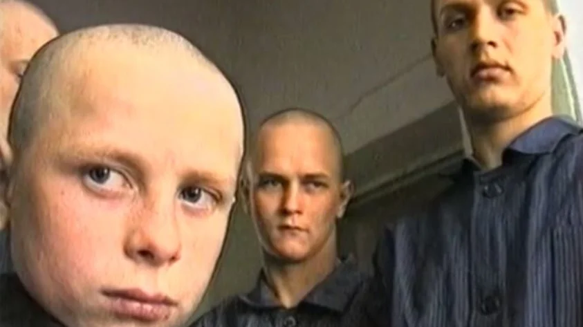 Сергей Черников и группа арестантов колонии для несовершеннолетних