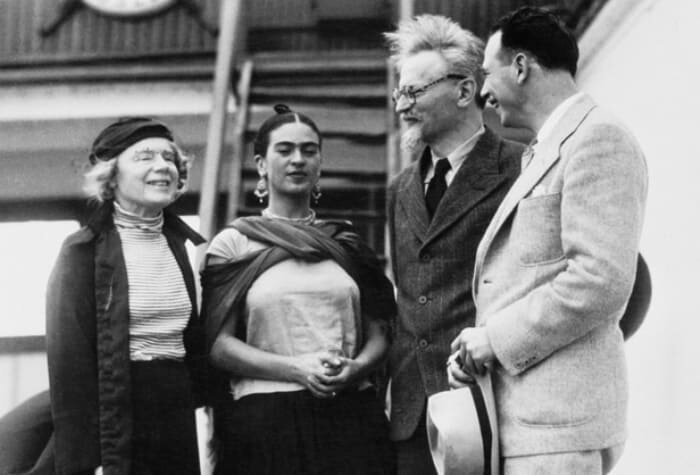 Со второй женой, Натальей Седовой, Фридой Кало и Максом Шахтманом, 1937г.