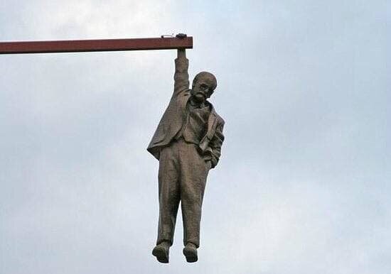 А ведь что-то общее у них есть...