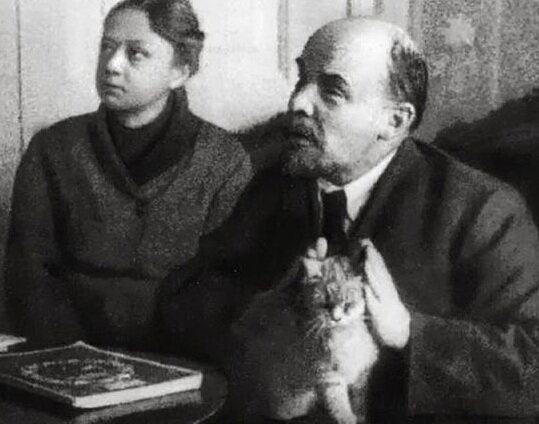 Ленин и Крупская. Фото является общественным достоянием.