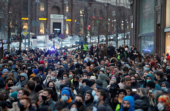 Также, только без масок.