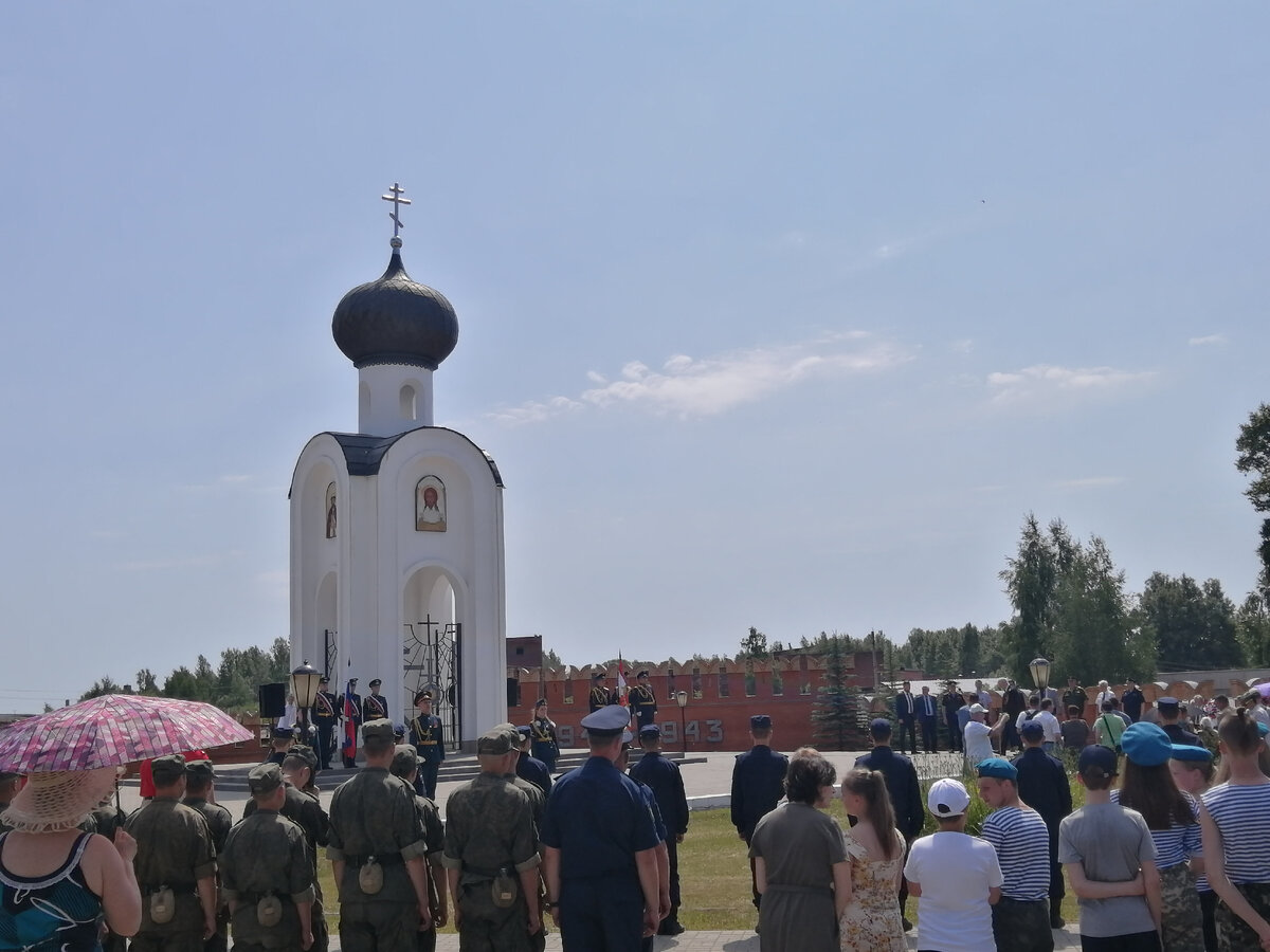 Митинг на Мемориальном кладбище советских воинов во Ржеве. Фото автора