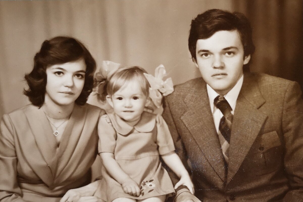 Это я с моими родителями в Красноярске