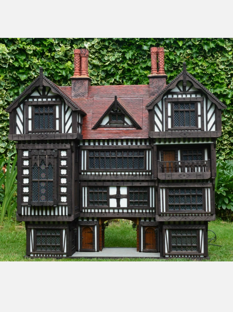 Кукольный дом в стиле Тюдоров