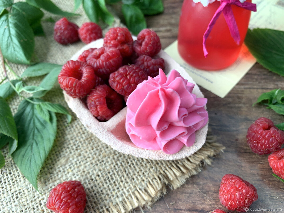 На фото: увлажняющая маска для лица, магазин Игорь и Ирина