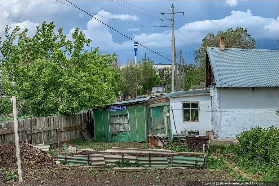 Как живут люди в казахских деревнях (во дворы домов лучше вообще не заглядывать)5