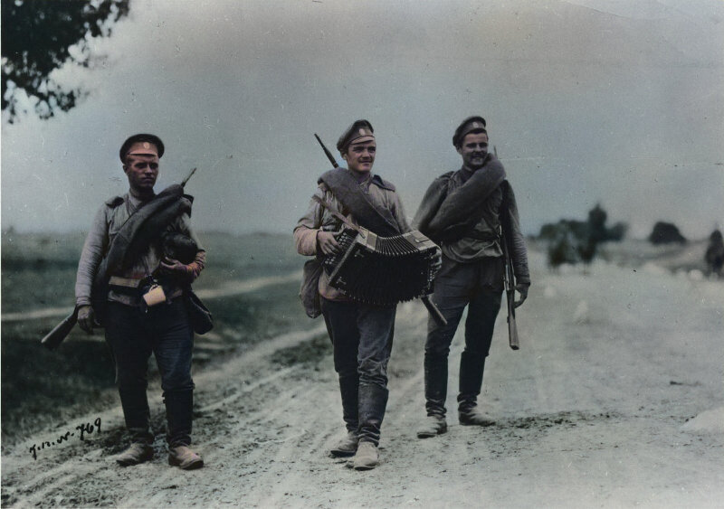 Русские солдаты, 1917 год.