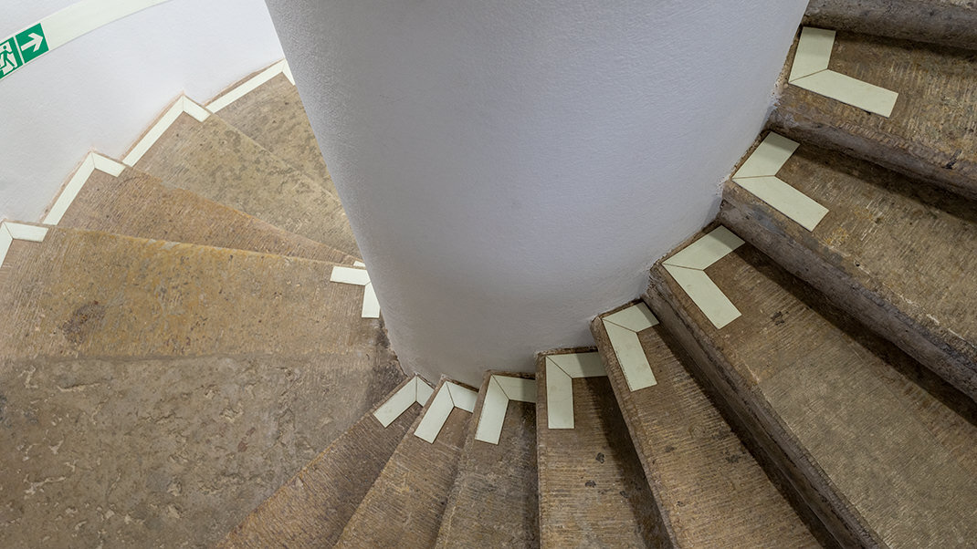 К смотровой площадке башни ведут 233 ступени