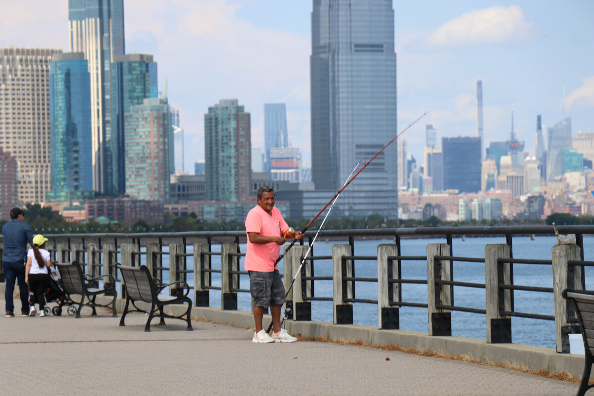Фото автора, чтобы не было скучно читать.