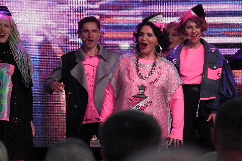     Певица ездит по стране с фестивалем "Песни России" Юлия МАРКИНА