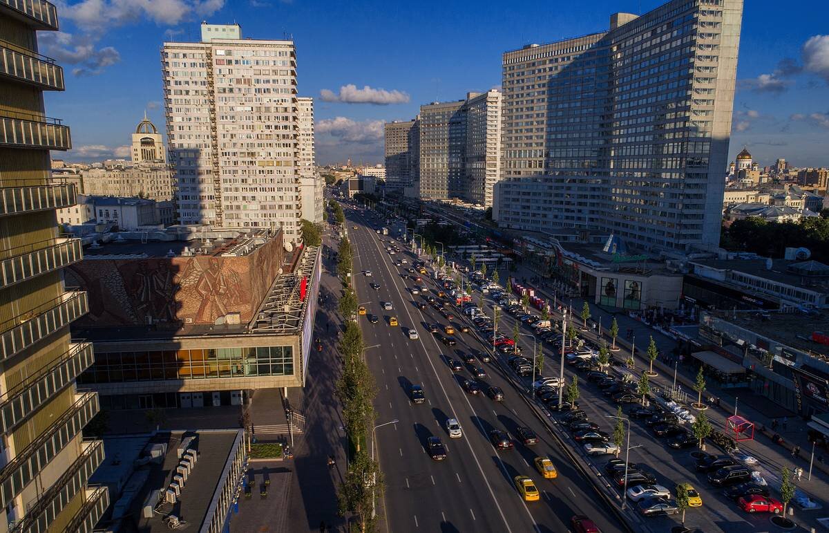 Дом книжка в москве. Новый Арбат здание книжка. Новый Арбат 8. Дом книжка на Арбате. Москва дом книжка новый Арбат.