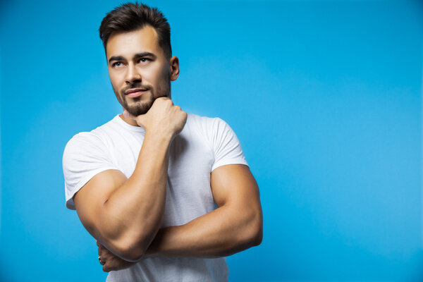 Алексей мнит себя секс-символом, на деле же не понимает, что девушкам не нужны дешёвые комплименты. Фото © Freepik / freepic.diller