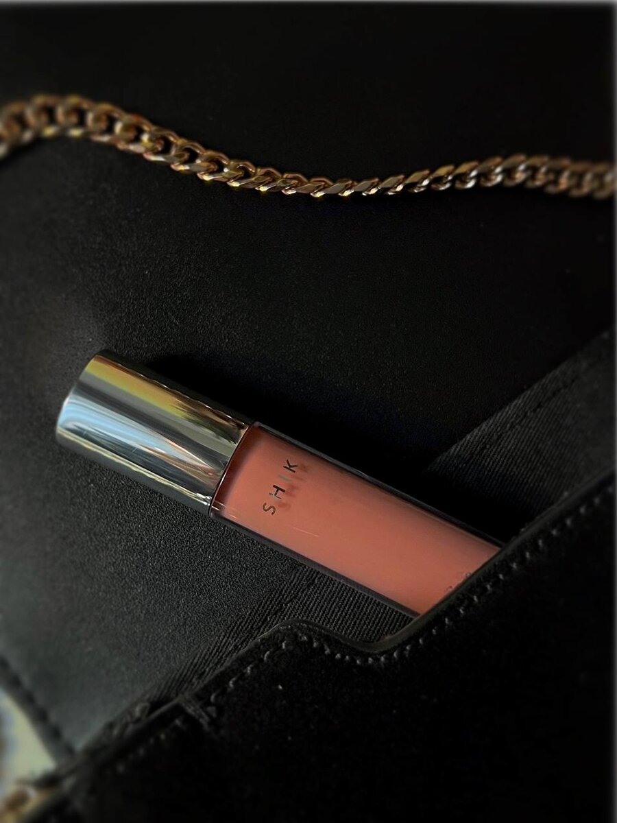 Меня зовут Аня и я в постоянном поиске преображающих средств в уходе за собой, впечатлениями о которых делюсь в этом блоге. Подписывайся, чтобы не пропустить новые находки.