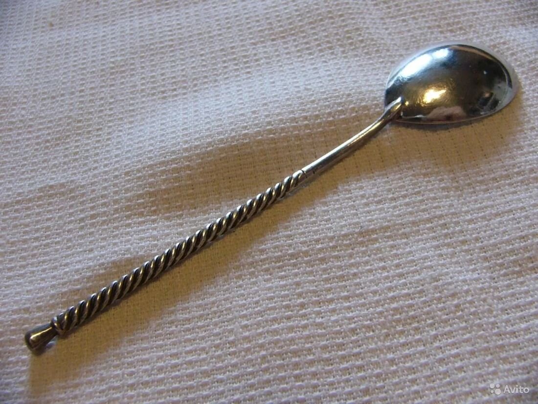 Фото с Авито. Казалось, что нет ничего прекраснее. Собственно я и сейчас бы от таких не отказалась. Бывает, что ребенком любишь то, что потом уж пугать начинает. А это как раз не тот случай.