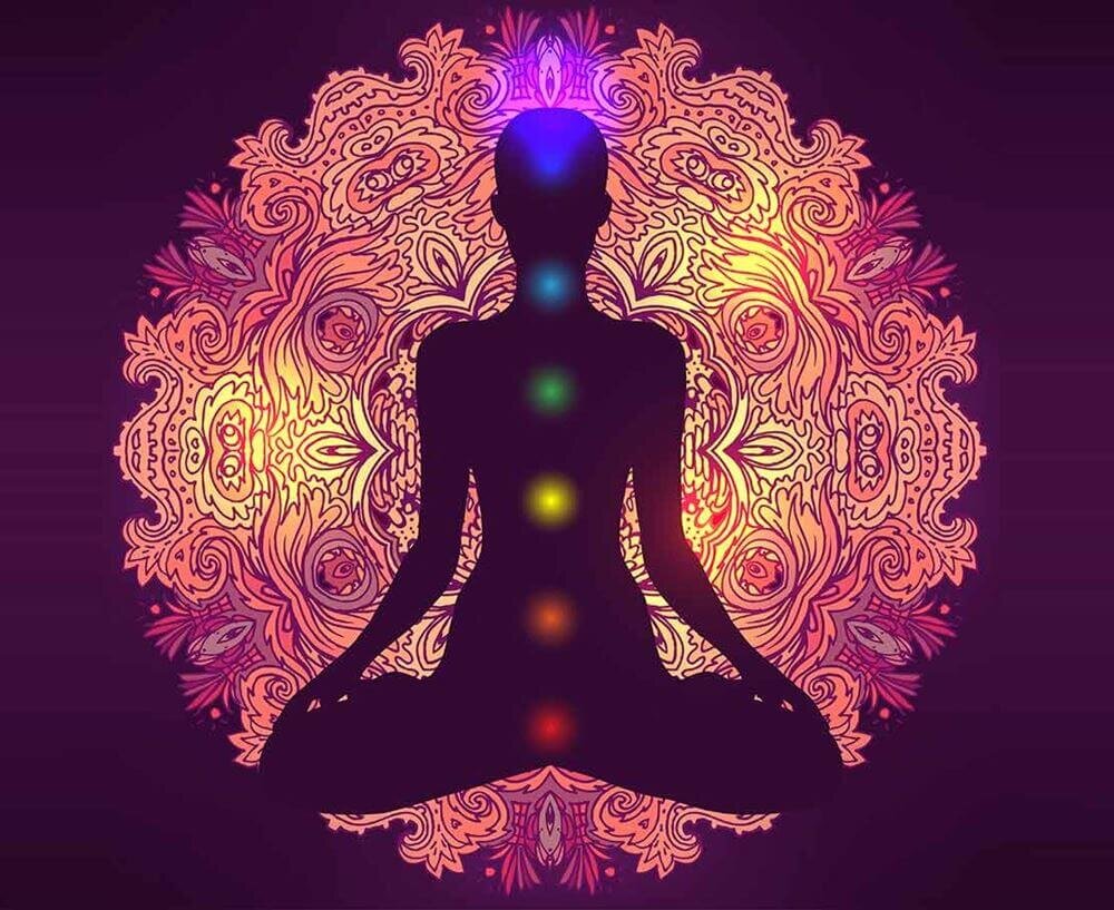 Для нас, землян, центром является Земля. Именно поэтому заземление для нас и есть центрирование. 
