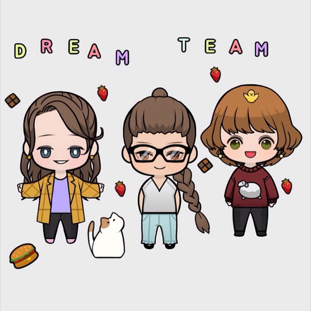 Рисунок моей ученицы (я в середине)