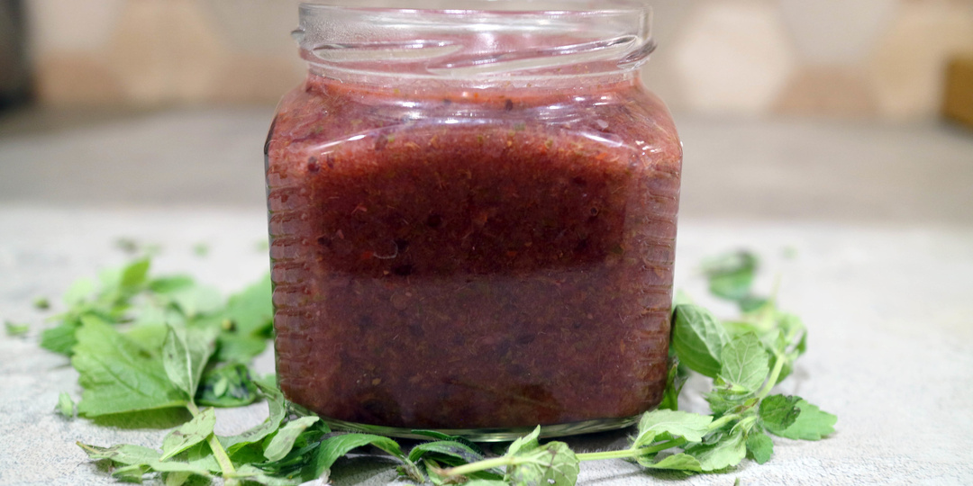 Оригинальная и очень вкусная аджика из крыжовника