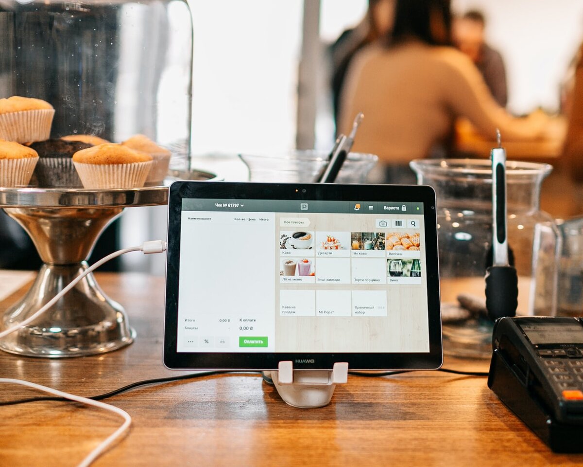Как выбрать POS-монитор?