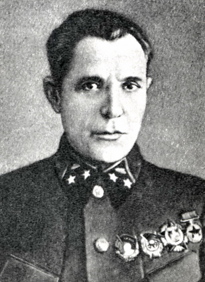 Кпрф великие луки. Депутат кпрф поздравления с 9 мая. П п алексеенко. П п алексеенко. Депутат алексеенко.