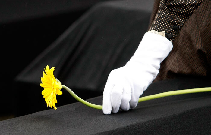 Ушедшие из жизни известные деятели культуры, шоу-бизнеса, политики, бизнеса и науки.