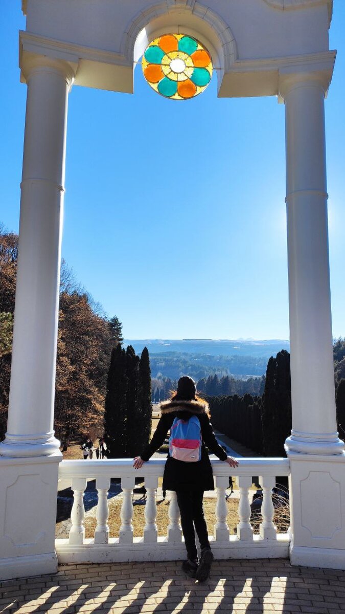 Двуглавый не много видно на горизонте. Фото автора Ольги Носковой