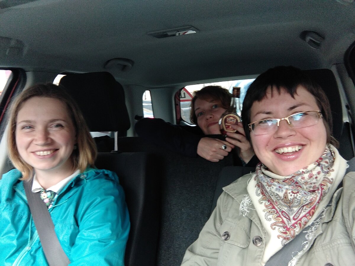 Прошлым летом. Едем с любимыми подругами в Петербург. 