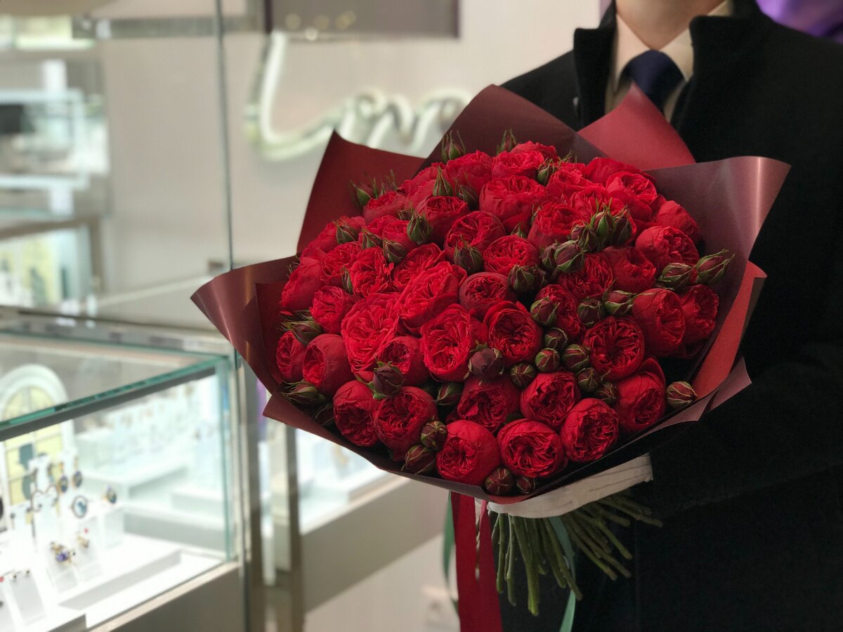 Букет из роза сорта Red Piano из коллекции LADY`STYLE