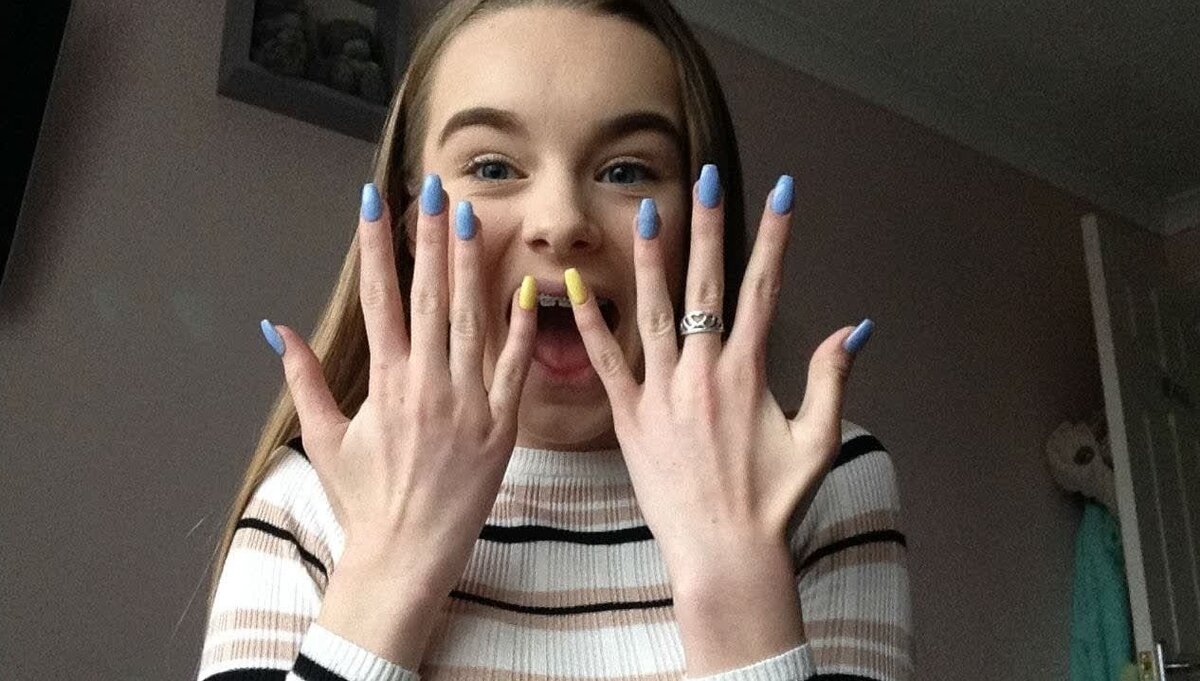 Может ли школа запретить красить ногти? 