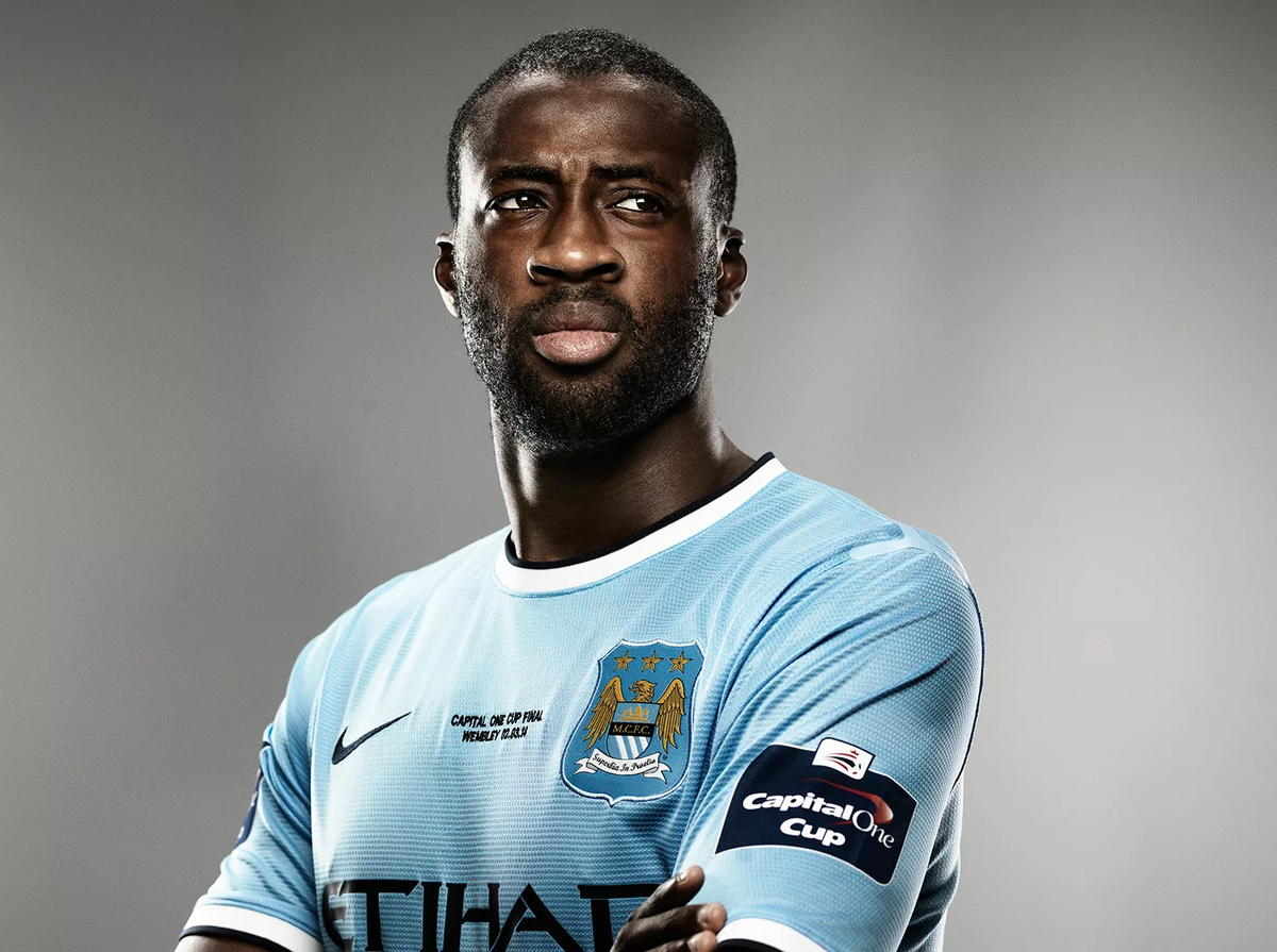 Туре футболист. Yaya Toure футболист. Яя туре тренер. Яя туре Манчестер Сити. Яя туре фото.