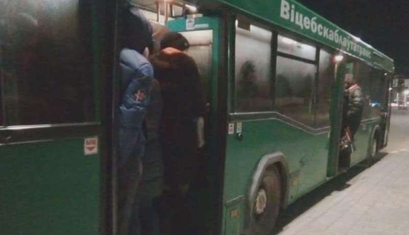 Переполненный утренний автобус в Билево. Фото пользователей соцсетей