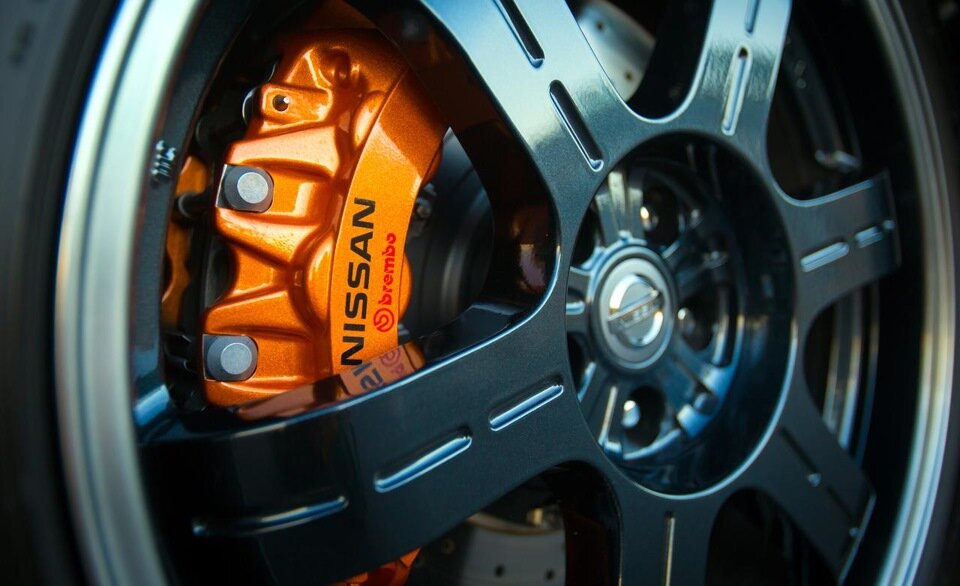 Спортивные тормоза на NISSAN