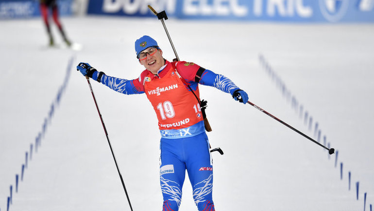 Эдуард Латыпов финиширует вторым в масс-старте в шведском Эстерсунде, преподнеся себе отличный подарок на день рождения и обрадовал всех российских болельщиков.