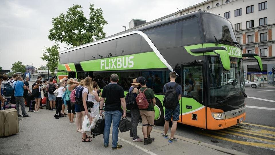 https://beta.finance.si/pics/cache_fl/flixbus06-jm-5b1f8adfd1117.jpg.cut.c-5b1f8ae1da117.jpg