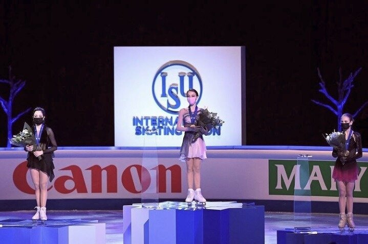 Здесь и далее кадры из трансляции Первого канала