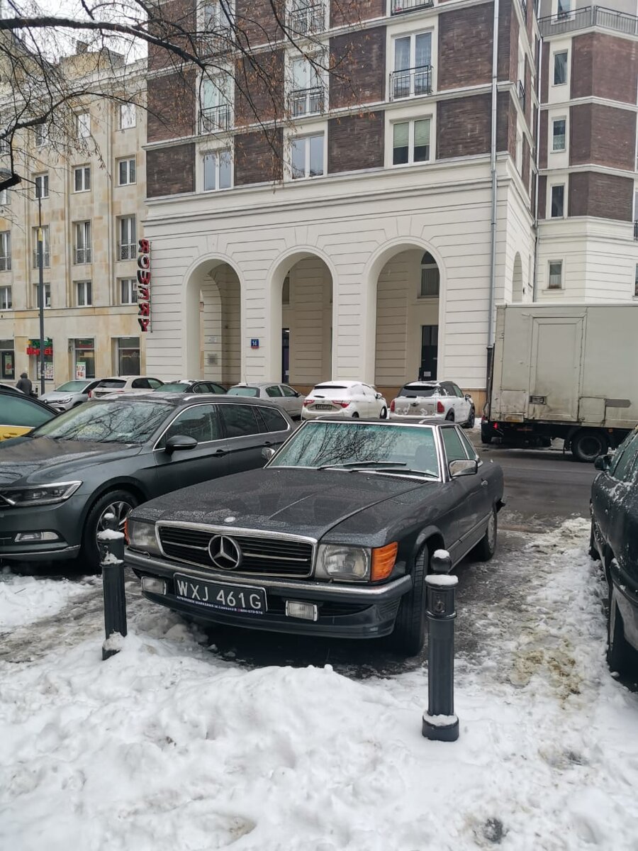 Mercedes-Benz 560 SEC AMG