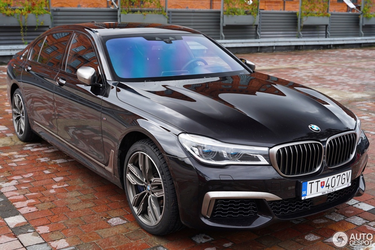 Является ли модный спортивный автомобиль действительно определением успеха?