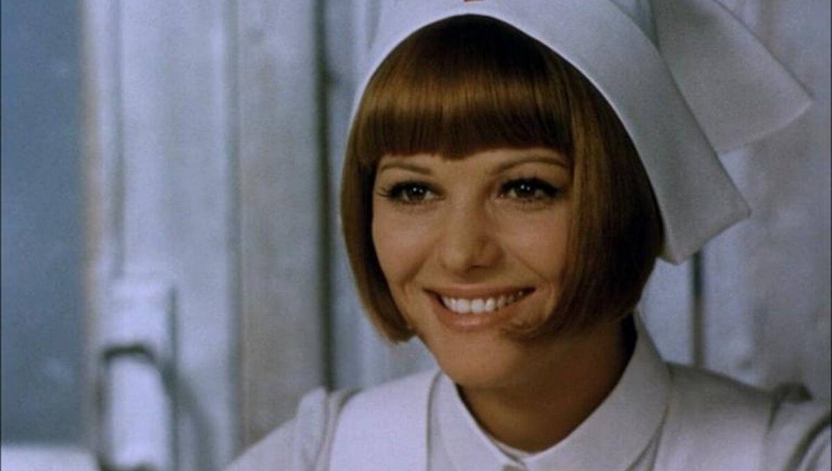 Кадр из фильма  «Красная палатка»