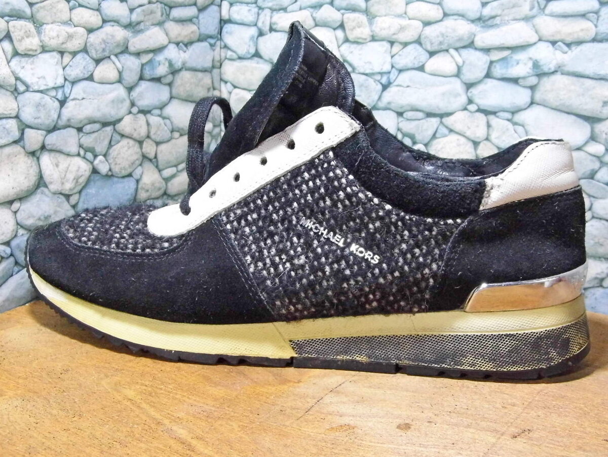 кеды с желтой подошвой. средство для отбеливания белой подошвы кроссовок. кроссовки с желтой подошвой. грязные белые кроссовки. желтизна на подошве кроссовок.